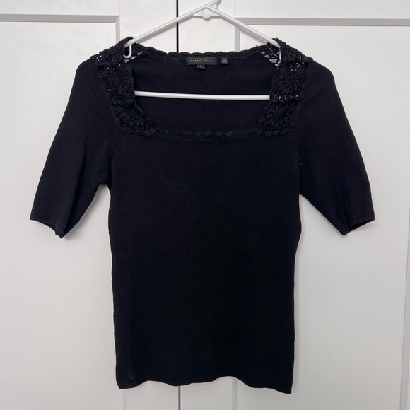 BCBG Knit top with embroidery detailing - Picture 3 of 5